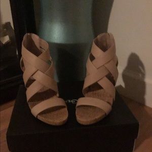 Women’s shoes
